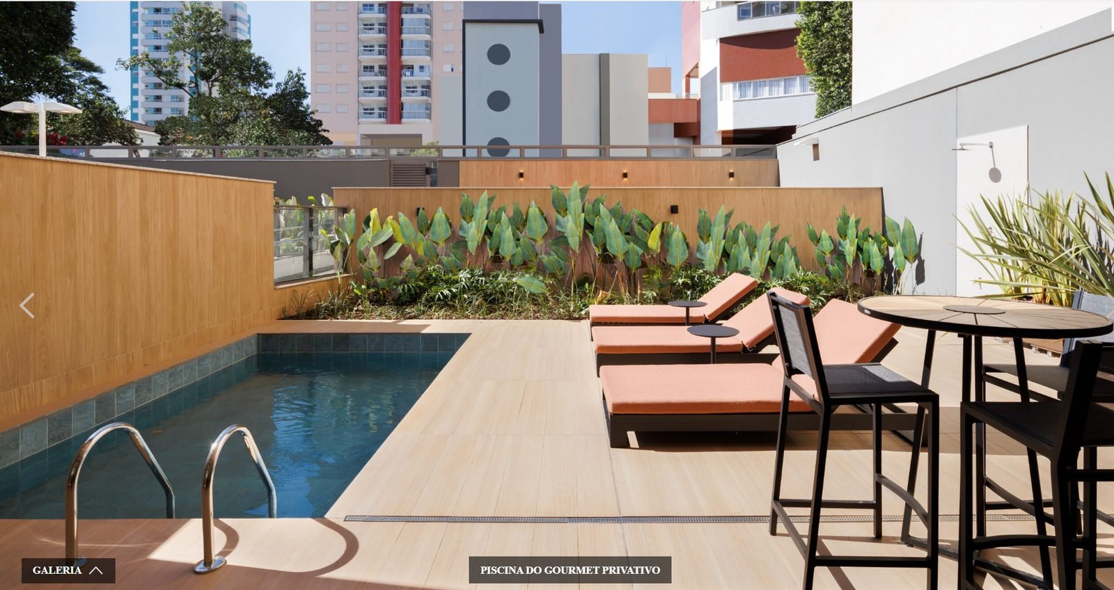 Piscina do gourmet privativo do Légit by Plaenge