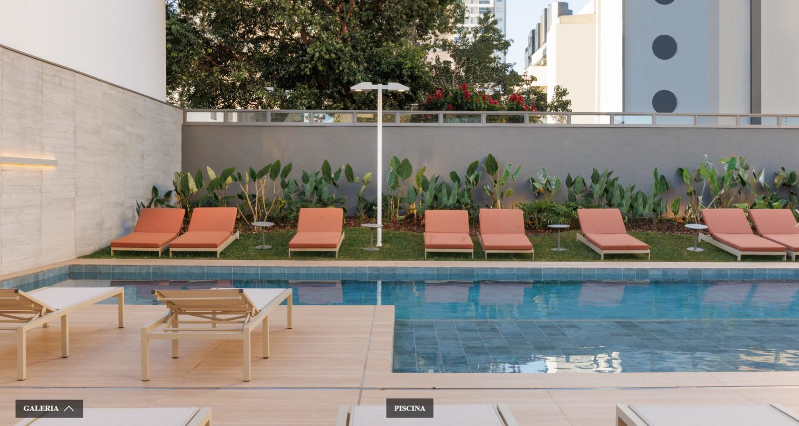 Piscina do Légit by Plaenge